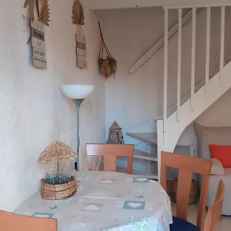 Location D'un Pavillon De 아파트